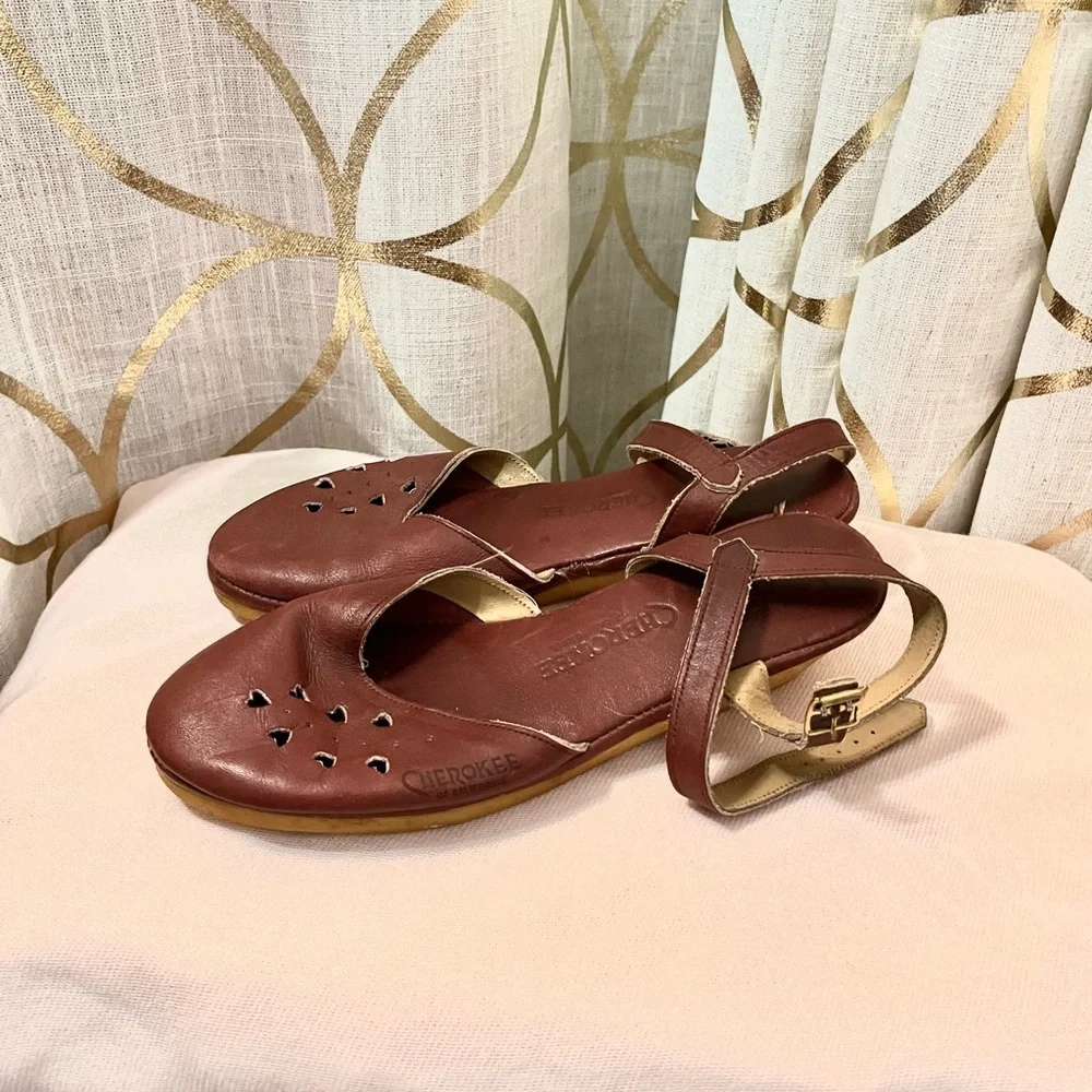 Vintage Cherokee of California sandals - Picture 2 of 13